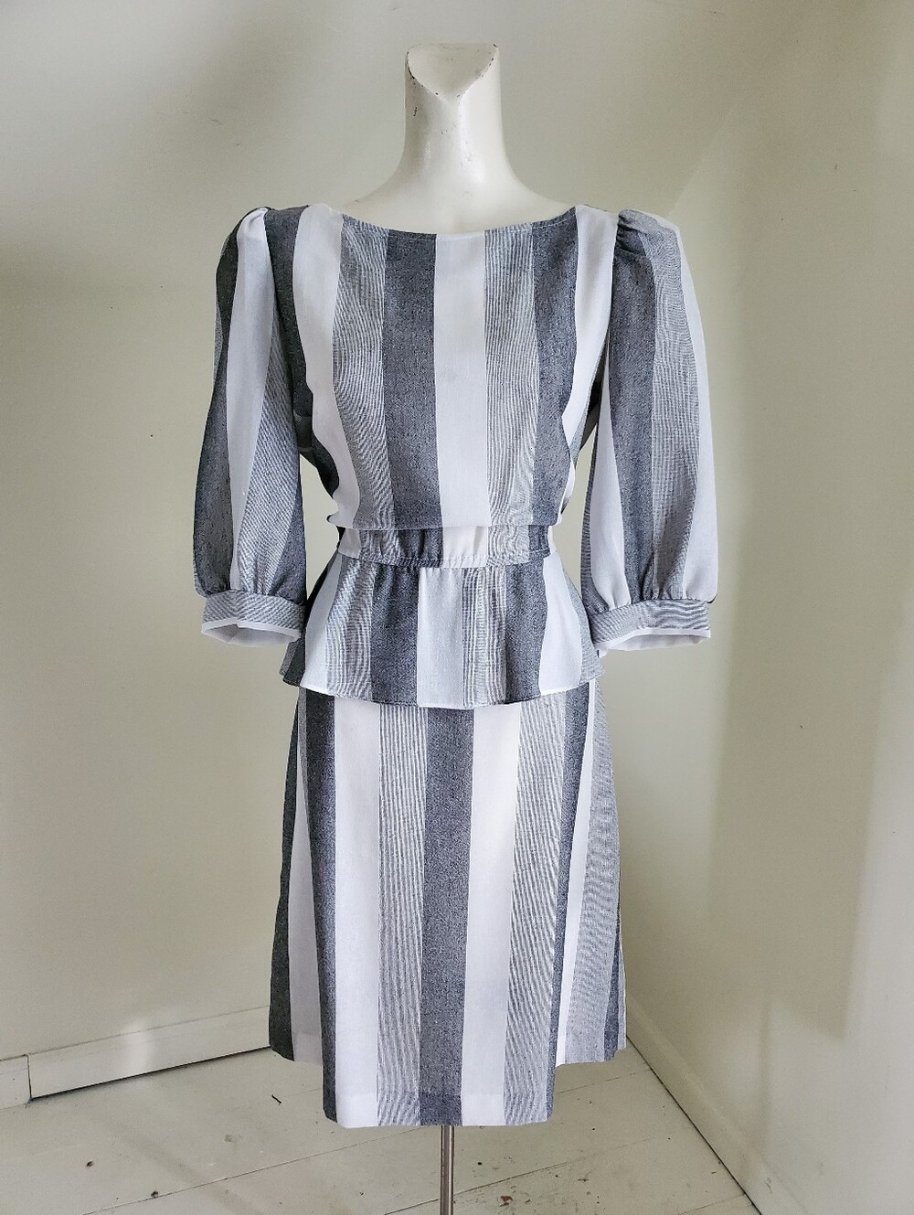 80s Vintage Gray & White Two Tone Stripe Short Sleeve Peplum Pencil Dress